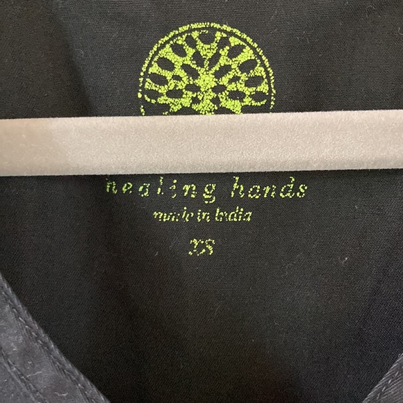 Healing Hands scrub top, v neck with ruching at pockets (2 pockets) - Picture 2 of 2